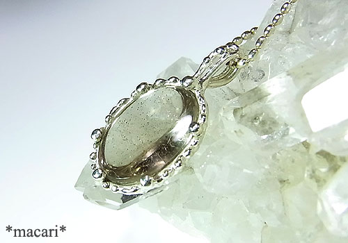 �s���N�t�@�C�A�[�N�H�[�c�i�R�[�x���C�g�C���N�H�[�c)�y���_���g