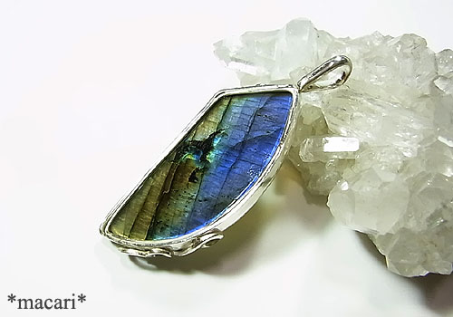 ���u���h���C�g�̃y���_���g