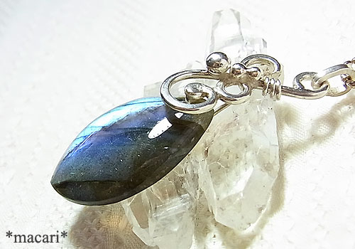 ���u���h���C�g�̓����y���_���g��