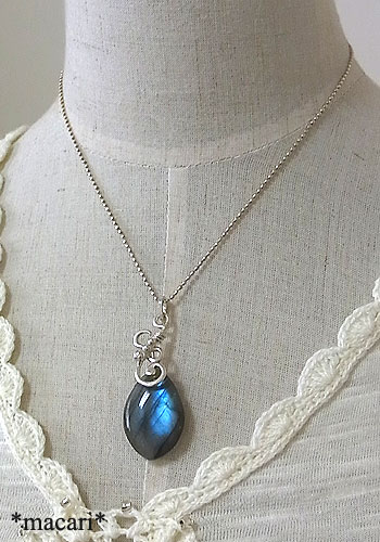 ���u���h���C�g�̓����y���_���g