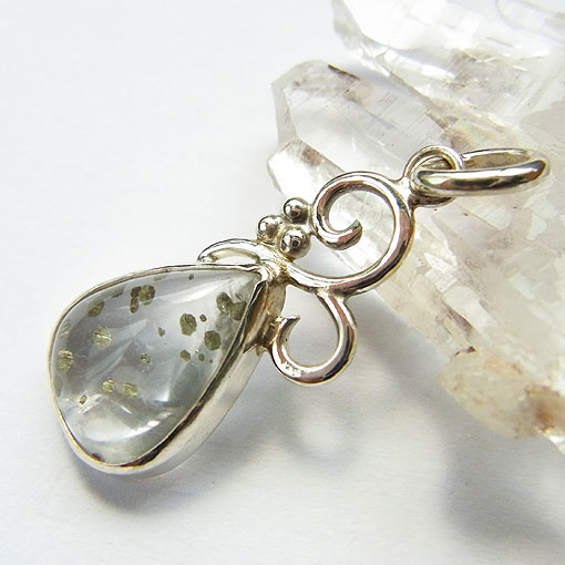 �p�C���C�g�C���N�H�[�c�@�y���_���g