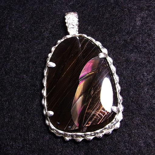 �t�@�C�A�[�I�u�V�f�B�A���̃y���_���g