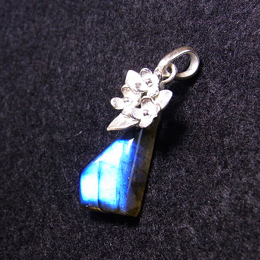 ���u���h���C�g�@�y���_���g