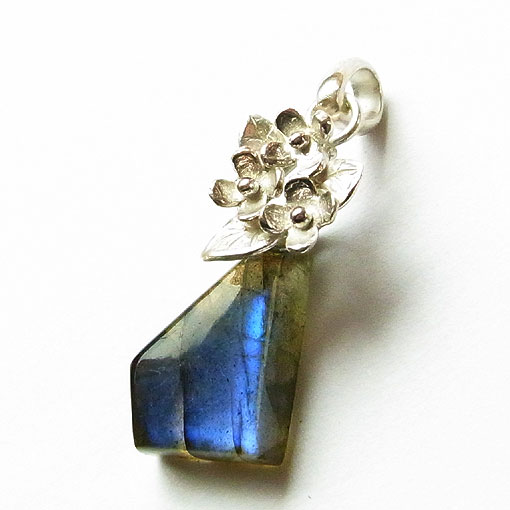 ���u���h���C�g�@�y���_���g