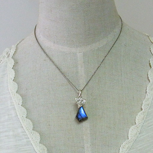 ���u���h���C�g�@�y���_���g