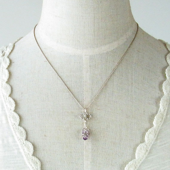 �A���V�X�g���΂̃y���_���g