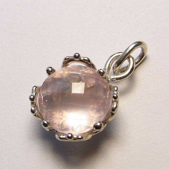 ���[�Y�N�H�[�c�@�y���_���g