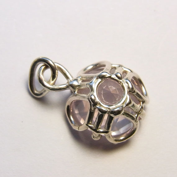 ���[�Y�N�H�[�c�@�y���_���g