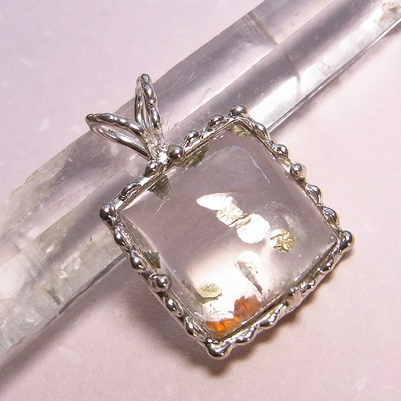 �p�C���C�g�C���N�H�[�c�̃y���_���g