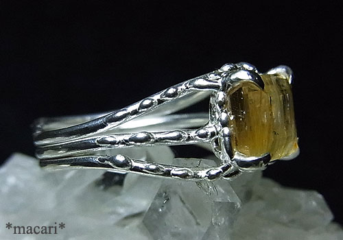 �����i�C�g�C���g�p�[�Y�@�����O