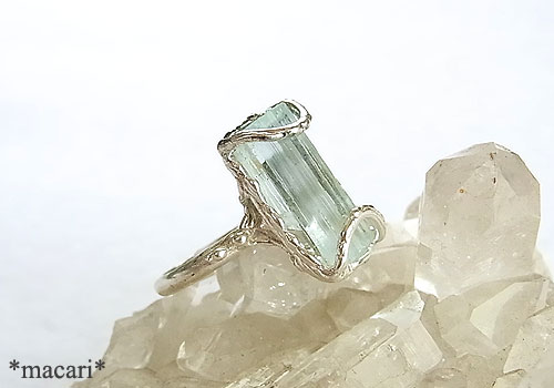 �A�N�A�}�������΃����O