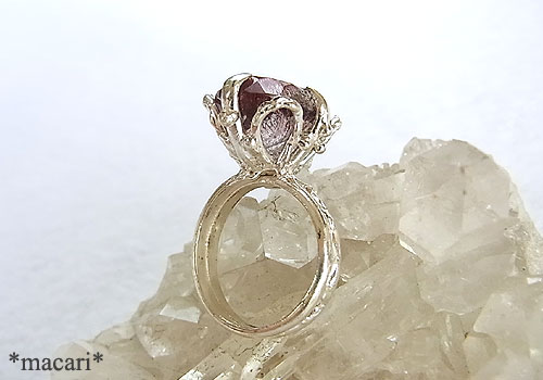 �C���N���[�W�����N�H�[�c�̃����O