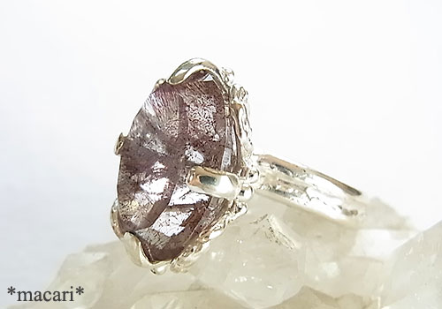 �C���N���[�W�����N�H�[�c�̃����O