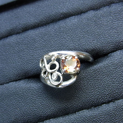 �A���_���T�C�g�i�A���_�����[�T�C�g�j�̓��������O