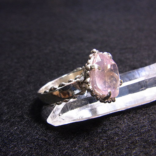 ���[�Y�N�H�[�c�@�����O